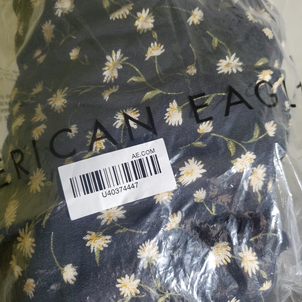Floral Ring Front Jumpsuit M NWT